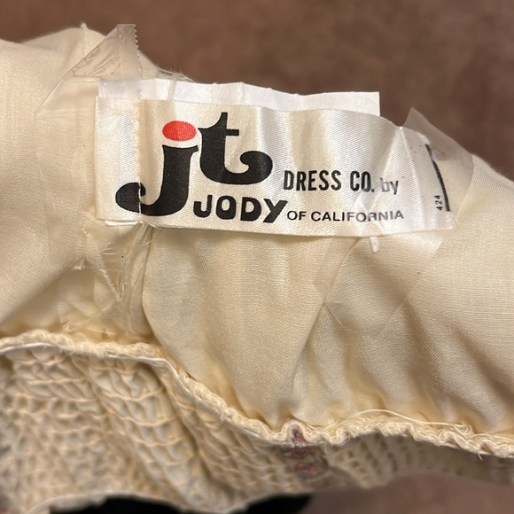 A woman’s long, cotton/polyester dress - Picture 8 of 8